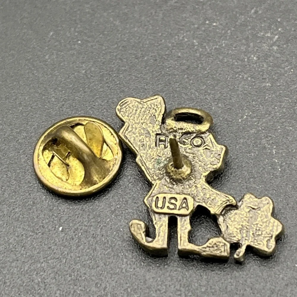 Irish Leprechaun Shamrock Made In The USA Lapel Hat‎ Pin